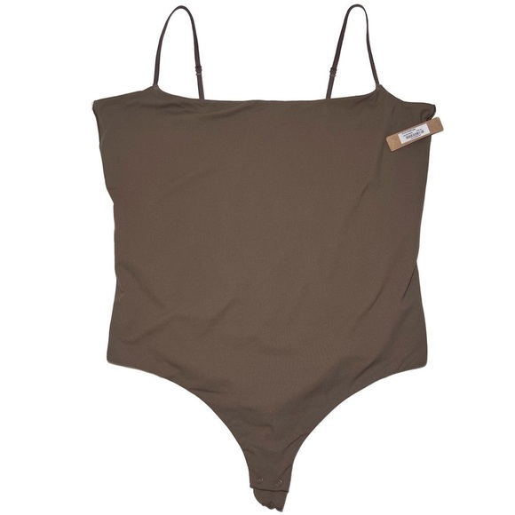 SKIMS Fits Everybody Cami Bodysuit in Oxide - Picture 3 of 6